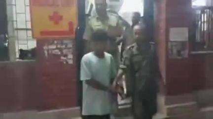 আলিপুরদুয়ার ১: হাসিমারা থেকে গ্রেপ্তার যুবককে আদালত থেকে সাত দিনের পুলিশ হেফাজতে নিল হাসিমারা পুলিশ