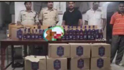 ढाका: चिरैया पुलिस ने 24 कार्टून अंग्रेजी शराब के साथ एक स्कॉर्पियो को किया ज़ब्त