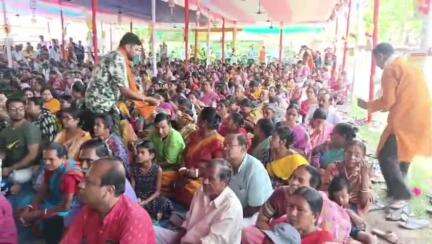 নানুর: কীর্ণাহার স্টেশন পল্লী তে সপ্তাহব্যাপী ধরে চলতে থাকা হরিগুণাণু কীর্ত্তন উৎসব ধূলোট ও মহোৎসবের মধ্য দিয়ে শেষ হলো