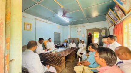 बदनापूर: ता.कंडारी,वाकुनी,अकोला या भागातील शेतकऱ्यांच्या वीज प्रश्नाविषयी आ.नारायण कुचे यांनी घेतली महावितर का.आढावा बैठक