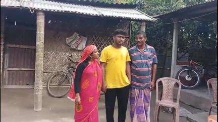 ময়নাগুড়ি: আর্থিক প্রতিকূলতাকে হার মানিয়ে উচ্চমাধ্যমিকে ব্লকে দ্বিতীয় পুটিমারি MM হাই স্কুলের ছাত্র সামিরুলের, প্রাপ্ত নম্বর ৪৭৩