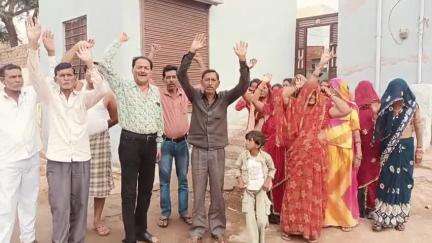 रतनगढ़: रतनगढ़ के वार्ड 20 में पिछले 10 दिनों से पीने का पानी नही आने पर वार्ड वासियो ने किया प्रदर्शन#jansamsaya