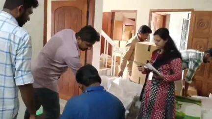 കണ്ണൂർ: തളിപ്പറമ്പ് അള്ളാംകുളത്തെ ഗോഡൗണിൽ നിന്ന് എട്ടു ലക്ഷം രൂപയുടെ നിരോധിത പ്ലാസ്റ്റിക് ഉൽപന്നങ്ങൾ പിടികൂടി