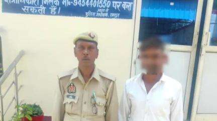 मिलक: मिलक कोतवाली पुलिस ने शराब तस्करी केस में एक वारंटी अभियुक्त को मिलक कस्बा से गिरफ्तार कर कोर्ट में पेश किया