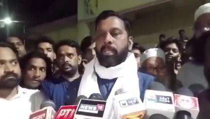 रसड़ा: रसड़ा में फेसबुक पर इस्लाम धर्म को लेकर आपत्तिजनक टिप्पणी से भड़के मुस्लिम लोगों ने किया प्रदर्शन, दी तहरीर