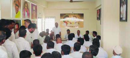 ஓசூர்: தளி சாலை, திமுக மாவட்ட அலுவலகத்தில் புதியதாக நியமிக்கப்பட்ட இளைஞரணி நிர்வாகிகள் ஆலோசனை கூட்டம்