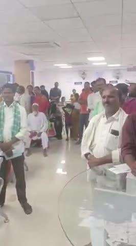 ఎల్లారెడ్డి: సైబర్ నేరాల పట్ల ప్రజలు జాగ్రత్తగా ఉండాలి: ఎల్లారెడ్డి ఎస్బీఐ బ్యాంకు మేనేజర్ రమేష్