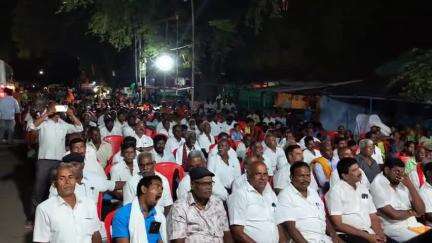 காரியமங்கலம்: மாட்லாம்பட்டி கடைவீதியில்  காரிமங்கலம் கிழக்கு ஒன்றியம் சார்பில் தமிழக அரசின் 4ம் ஆண்டு சாதனை விளக்க பொதுக்கூட்டம்