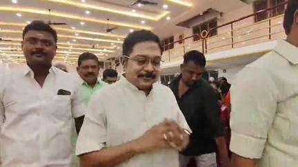 திருப்பத்தூர்: கொள்கைக்காக கூட்டணி இல்லை "திமுக ஆட்சியை அகற்றவே தேசிய ஜனநாயக கூட்டணி " ராஜராஜேஸ்வரி மகாலில்  டி.டி.வி தினகரன் பேட்டி