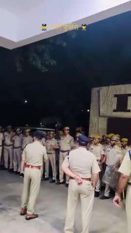 #PaliPolice
दिनांक 08.05.2025 को वर्तमान परिस्थितियों के मध्यनजर पुलिस अधीक्षक, पाली श्री चूना राम जाट के निर्देशन में पाली शहर में  संध्याकालीन गश्त की जाकर आमजन को जागरूक किया गया।