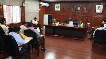 दुमका: दुमका में उपायुक्त कार्यालय में डीसी ने NCORD समिति की बैठक की