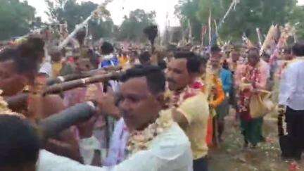 कोंडागांव: मुलमुला मेले में उमड़ा जनसैलाब, ग्रामीणों ने 12 पाली के देवी-देवताओं के साथ की परिक्रमा
