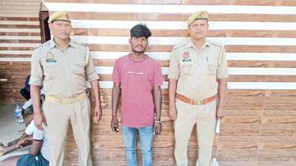 सैदपुर: हल्की मुठभेड़ के बाद पुलिस ने कई धाराओं में दर्ज मुकदमे में फरार चल रहे बदमाश को धामूपुर चट्टी से किया गिरफ्तार