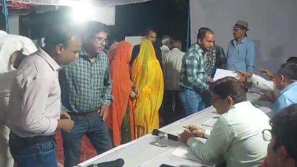 सुमेरपुर: जवाईबांध ग्राम पंचायत में जिला स्तरीय रात्रि चौपाल का आयोजन, 22 मामलों का रजिस्ट्रेशन व निस्तारण किया गया
