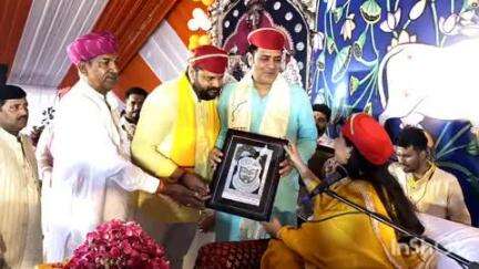 वल्लभनगर: वाजमिया में भागवत कथा के दौरान मंत्री जाबर सिंह खर्रा के साथ भाजपा नेताओं ने पूजा-अर्चना करके लिया आशीर्वाद