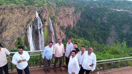 ಸಿದ್ಧಾಪುರ: ತಾಲ್ಲೂಕಿನ ವಿವಿಧ ಪ್ರದೇಶಗಳಿಗೆ ಲೋಕೋಪಯೋಗಿ ಇಲಾಖೆ ಸಚಿವ ಸತೀಶ ಜಾರಕಿಹೊಳಿ ಭೇಟಿ, ಪರಿಶೀಲನೆ