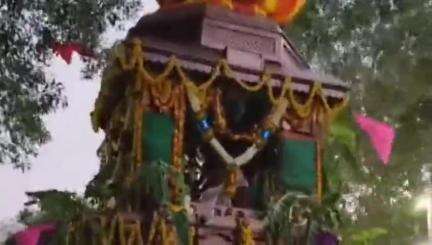ಮೊಳಕಾಲ್ಮುರು: ಹಾನಗಲ್ ಗ್ರಾ.ಪಂ ವ್ಯಾಪ್ತಿಯ ಶ್ರೀನುಂಕಮಲೇ ಸಿದ್ದೇಶ್ವರ ಸನ್ನಿಧಿಯಲ್ಲಿ ಸಹಸ್ರಾರು ಭಕ್ತರ ಸಮ್ಮುಖದಲ್ಲಿ ರಥೋತ್ಸವ