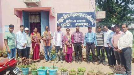 ସୁକିନ୍ଦା: ମଣ୍ଡଳ ଶିକ୍ଷାଧିକାରୀଙ୍କ କାର୍ଯ୍ୟାଳୟରେ ମାଟ୍ରିକ ପରୀକ୍ଷାରେ ଏ 1 ଗ୍ରେଡ ପାଇଥିବା ଛାତ୍ରୀଙ୍କୁ ମଣ୍ଡଳ ସ୍ତରୀୟ ସମ୍ବର୍ଦ୍ଧନା ପ୍ରଦାନ