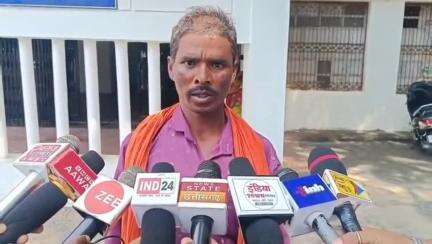 मैनपाट: परपटिया के दो युवकों ने ग्रामीण के साथ की मारपीट, ₹4 लाख लूटे और उसकी पत्नी के साथ किया रेप, पीड़ित ने की न्याय की मांग
