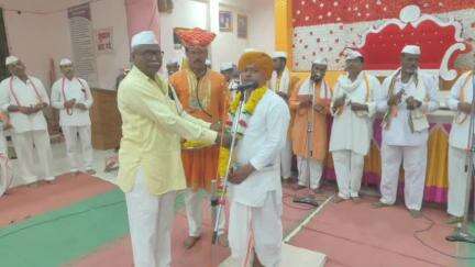 चिखली: देऊळगाव माळी येथे एकादशीच्या पावन पर्वावर राजू महाराज झग्रे यांची कीर्तन सेवा संपन्न