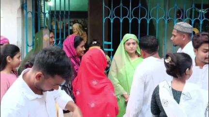 কালীগঞ্জ: জুড়ানপুর পঞ্চায়েতের ছুটিপুরে প্রয়াত তৃণমূল কর্মীর পরিবারের সঙ্গে সাক্ষাৎ করলেন কালিগঞ্জ পঞ্চায়েত সমিতির সভাপতি