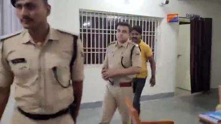 रामगढ़ चौक: SDPO ने तेतरहट थाना का किया औचक निरीक्षण, अवैध बालू उठाव पर सख्ती बरतने के दिए निर्देश