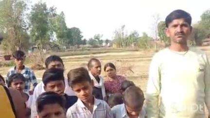 ब्यौहारी: ब्यौहारी के मऊ गांव में शराब के नशे में युवक ने स्थानीय लोगों से की गाली-गलौज, पुलिस ने समझा-बुझाकर मामला शांत कराया