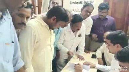గజపతినగరం: గంట్యాడ లో ప్రజాదర్బార్ లో ప్రజల నుంచి సమస్యలపై వినతులు స్వీకరించిన రాష్ట్ర మంత్రి కొండపల్లి శ్రీనివాస్