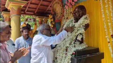 ব্যারাকপুর ২: বিশ্বকবি রবীন্দ্রনাথ ঠাকুরের জন্মজয়ন্তী উপলক্ষে কবি প্রণাম অনুষ্ঠান আয়োজিত হল পানিহাটি গোবিন্দ হোমে