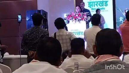 पालोजोरी: पालोजोरी प्रखंड के जमुआ पंचायत की मुखिया नीतू कुमारी को मिला #बेस्ट मुखिया# ऑफ द ईयर का अवॉर्ड