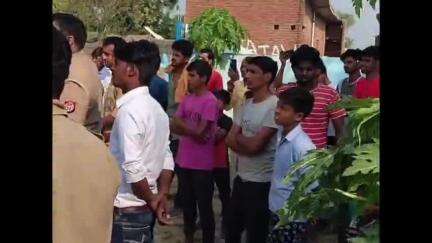 जलेसर: ग्राम झिनवार में अज्ञात व्यक्ति ने बाबा साहब अम्बेडकर की मूर्ति का तोड़ा चश्मा, पुलिस मौके पर पहुंची