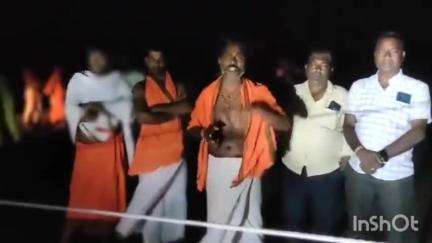 గన్నేరువరం: గన్నేరువరం మండలం గునుకుల కొండాపూర్ వద్ద తృటిలో తప్పిన పెను ప్రమాదం...