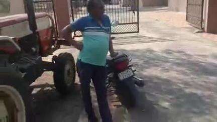 भद्रावती: अवैध रेती वाहतूक करणारा ट्रैक्टर जप्त; मानोरा गावाजवळ महसुल विभागाची कारवाई