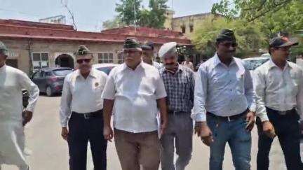 अजमेर: पूर्व सैनिक पहुंचे अजमेर जिला कलेक्ट्रेट ऑपरेशन सिंदूर की कामयाबी के लिए सेवा और सरकार का दिया धन्यवाद। #operationsindor