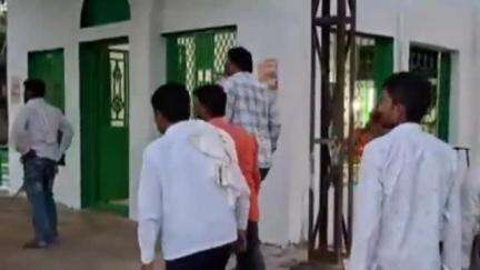 अंबाजोगाई: बर्दापूर येथे हजरत महबूब अली शहा दर्गा उर्साला सुरवात