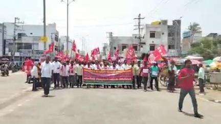 మహబూబాబాద్: ఆపరేషన్  కగర్ నిలిపివేయాలంటూ పట్టణంలో వామపక్షాల ఆధ్వర్యంలో భారీ ర్యాలీ