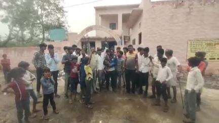 मारवाड़ जंक्शन: मारवाड़ जंक्शन जोड़ गांव में जल भराव समस्या एवं अधूरे निर्माण कार्य के खिलाफ ग्रामवासियों ने किया प्रदर्शन *#jansamasya*