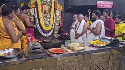 ಬಾದಾಮಿ: ನಾಡಿನ ಶಕ್ತಿಪೀಠ ಬಾದಾಮಿ ಬನಶಂಕರಿ ದೇವಸ್ಥಾನದಲ್ಲಿ ಭಾರತೀಯ ಸೈನಿಕರ ರಕ್ಷಣೆಗೆ ಪ್ರಾರ್ಥಿಸಿ ಅರ್ಚಕರಿಂದ ವಿಶೇಷ ಪೂಜೆ #OperationSindoor
