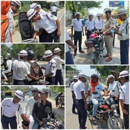 पुलिस अधीक्षक, कटिहार के निर्देशन में यातायात पुलिस अपने कर्तव्यों का निर्वहन करते हुए I