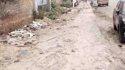 राजातालाब: मोहनसराय के शहावाबाद में सड़क पर गंदगी और धूल से बढ़ी परेशानी #jansamsaya