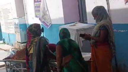 रसूलाबाद: दशहरा गांव में संदिग्ध परिस्थितियों में महिला ने खाया जहरीला पदार्थ, सीएचसी में उपचार के बाद गंभीर हालत में कानपुर रेफर