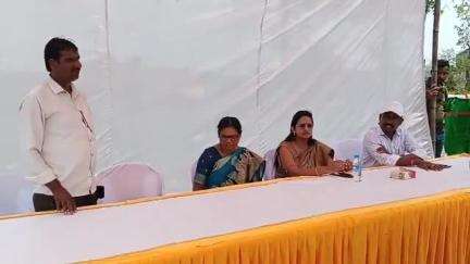 आदित्यपुर गम्हरिया: मोती नगर मैदान में स्वास्थ्य उपकेंद्र का किया गया शिलान्यास, जिला परिषद अध्यक्ष रहे मौजूद