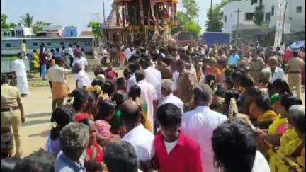 திருவாடனை: திருவெற்றியூர் பாகம் பிரியாள் கோவில் தேரோட்டம்