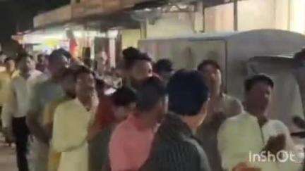 बारां: ऑपरेशन सिंदूर की सफलता के उपलक्ष में नगर परिषद के सामने हनुमान मंदिर पर सामूहिक हनुमान चालीसा का पाठ किया #operationsin