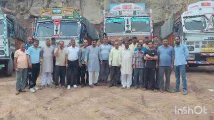 हरिपुर: खबली दोसड़का की कोऑपरेटिव गुड्स ट्रांसपोर्ट सोसाइटी लिमिटेड ने दिखाई देशभक्ति, कहा- सेना को देंगे अपने ट्रक