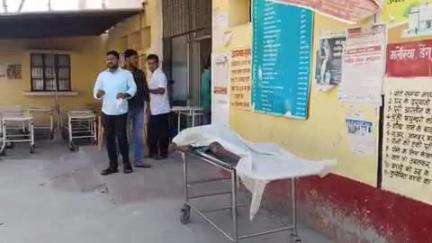 मुगलसराय: पचफेड़वा के समीप संदिग्ध परिस्थितियों में मिला एक अज्ञात व्यक्ति का शव, कार्रवाई में जुटी पुलिस