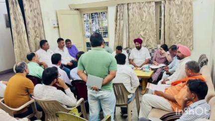 बाजपुर: सीएम दरबार में रखी जाएगी बाजपुर के व्यापारियों की समस्याएं, चीनी मिल गेस्ट हाउस में आयोजित हुई बैठक