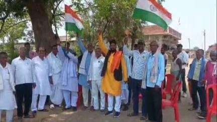 झाझा: ऑपरेशन सिंदूर में भारत की ओर से पाक के 9 ठिकानों पर किए गए हमले पर चितोचक बोसबगान में मनाया जश्न #OperationSindoor