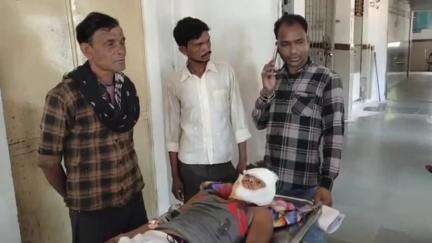 बालाघाट: अनियंत्रित डंपर घरों में घुसा, हादसे में युवक घायल, ग्राम खजरी में हुआ हादसा, जिला अस्पताल में भर्ती