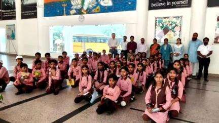 जसवंतनगर: नगर पीएम श्री कंपोजिट स्कूल के बच्चों ने एरिस्टोटल वर्ल्ड स्कूल का शैक्षिक भ्रमण किया, महत्वपूर्ण जानकारी दी गई